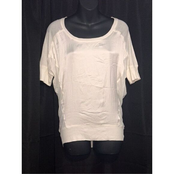 Express Sweaters - NEW WITH TAGS Express. Crewneck Women's off white cream colored Pullover Lightwe